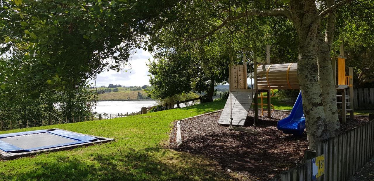 Matakohe Holiday Park ภายนอก รูปภาพ